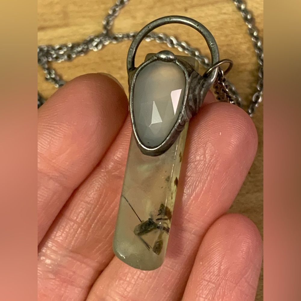 Prehnite & faceted peach moonstone Tiffany technique crystal pendant - Picture 7 of 14